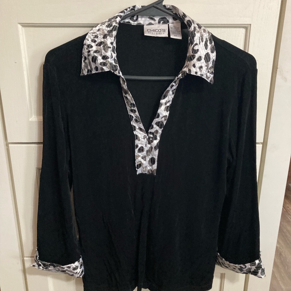 Chico's Black and Tan Blouse with Notched Collar and 3/4 Sleeves